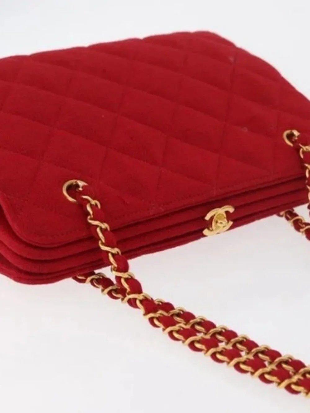 CHANEL brand	chanel color	red